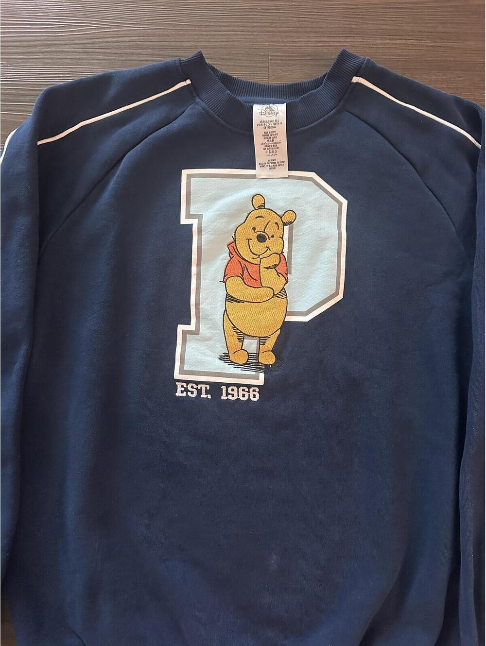 Disney Winnie the Pooh Est. 1966 Navy Sweatshirt Size L